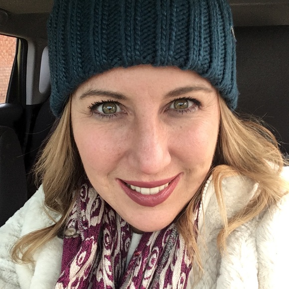 Meet your Posher, Danielle - Picture 2 of 5
